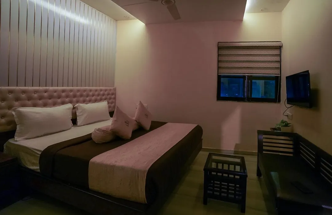 Hotel Royce Executive Near Us Consulate, Bandra Kurla Complex-1